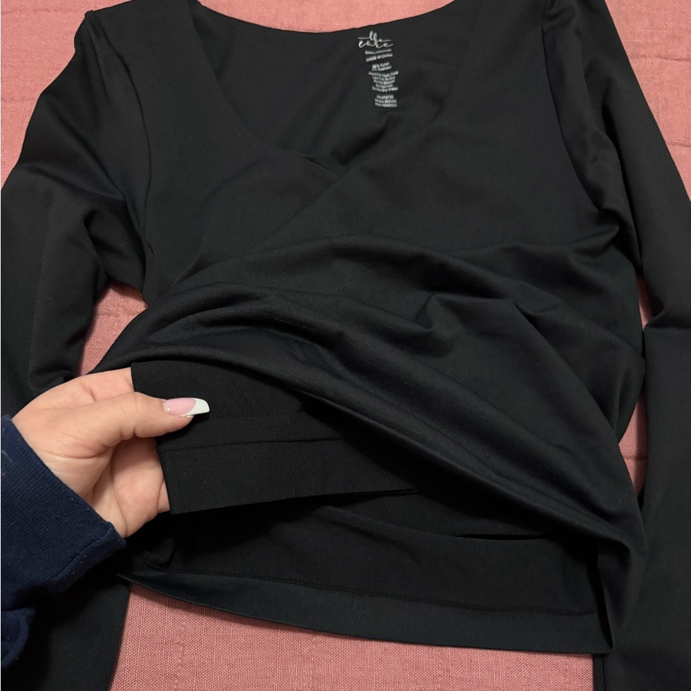 BKE CORE BLACK SEAMLESS LONG SLEEVE